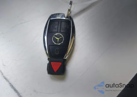 2017 Mercedes-Benz C 300 из США, поврежденный, VIN 55SWF4JB8HU192733